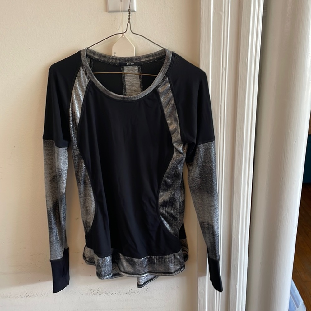 Nux long sleeve top!